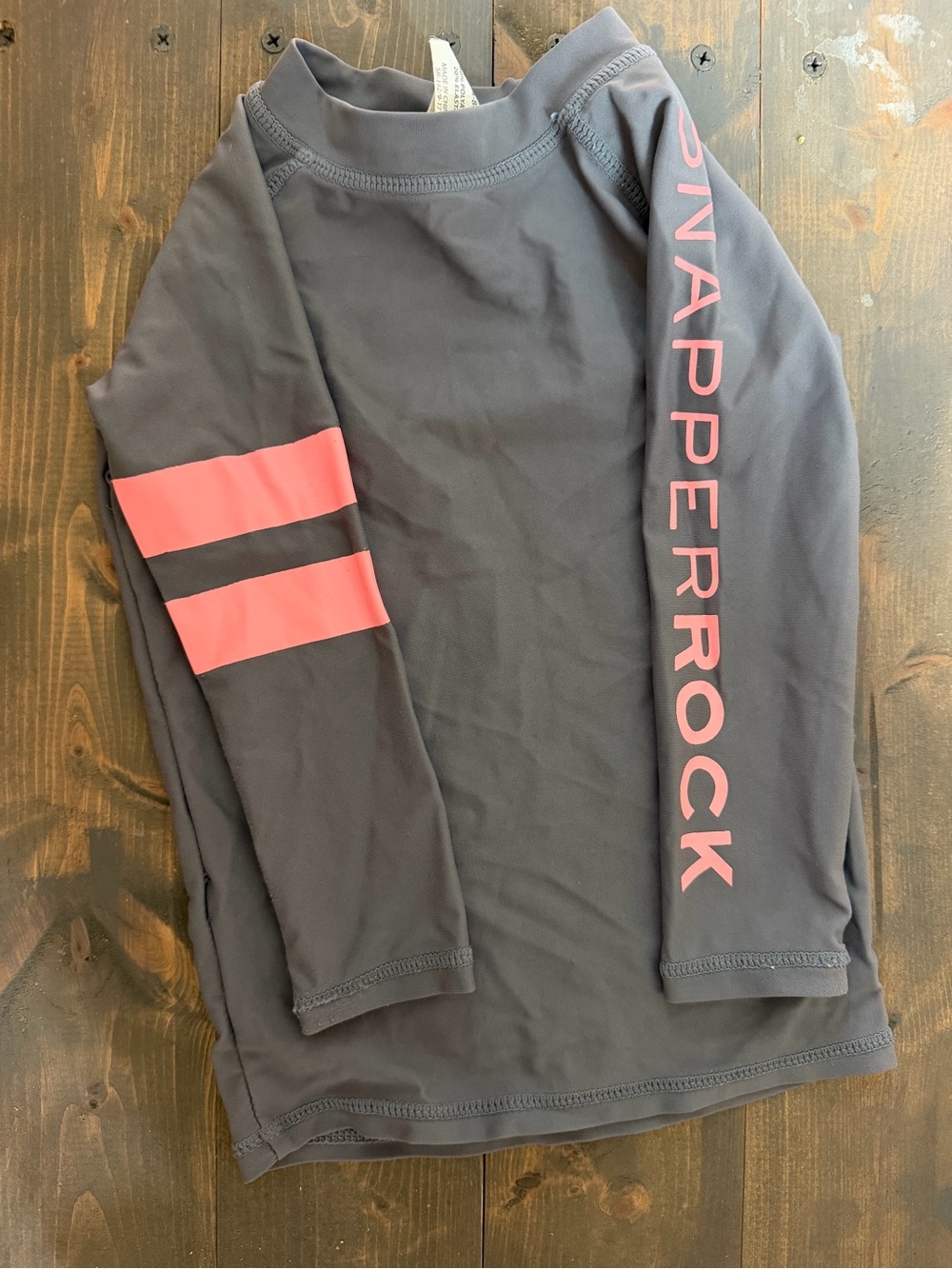 Snapper Rock Men's Long Sleeve Rash Guard - Gray with Pink Details